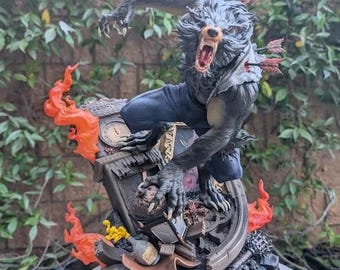 Figura de hombre lobo impresa y pintada en 3D