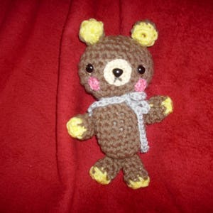 Kit DIY Amigurumi - Rilakkuma Salopette - Kit crochet - Creavea