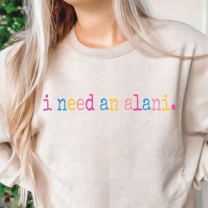 Necesito un diseño PNG/SVG de Alani, diseño retro veraniego, gráfico para camiseta con ambiente playero (descarga digital). imagen 2