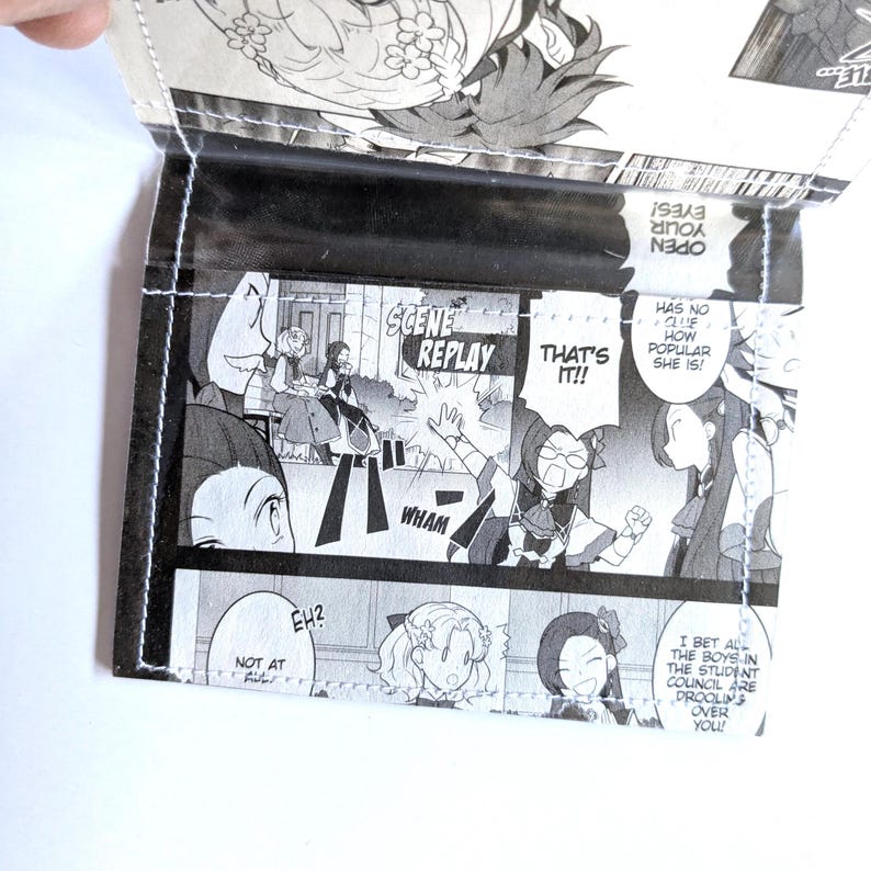 Mi próxima vida como villana: ¡todos los caminos conducen a la perdición! - Billetera plegable de vinilo reciclada con forma de cómic manga imagen 4