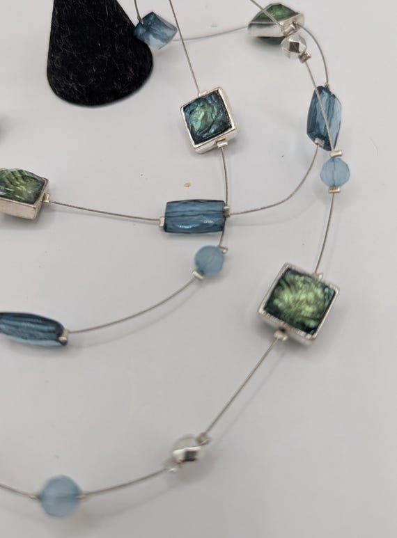 Unsigned New York Collection Floating Necklace - image 3