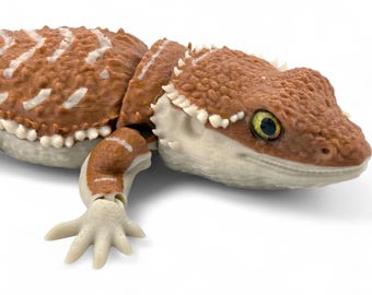 Bearded Dragon Figurine - Realistic Articulated 3D Printed Lizard with Glass Eyes, Desk Decor