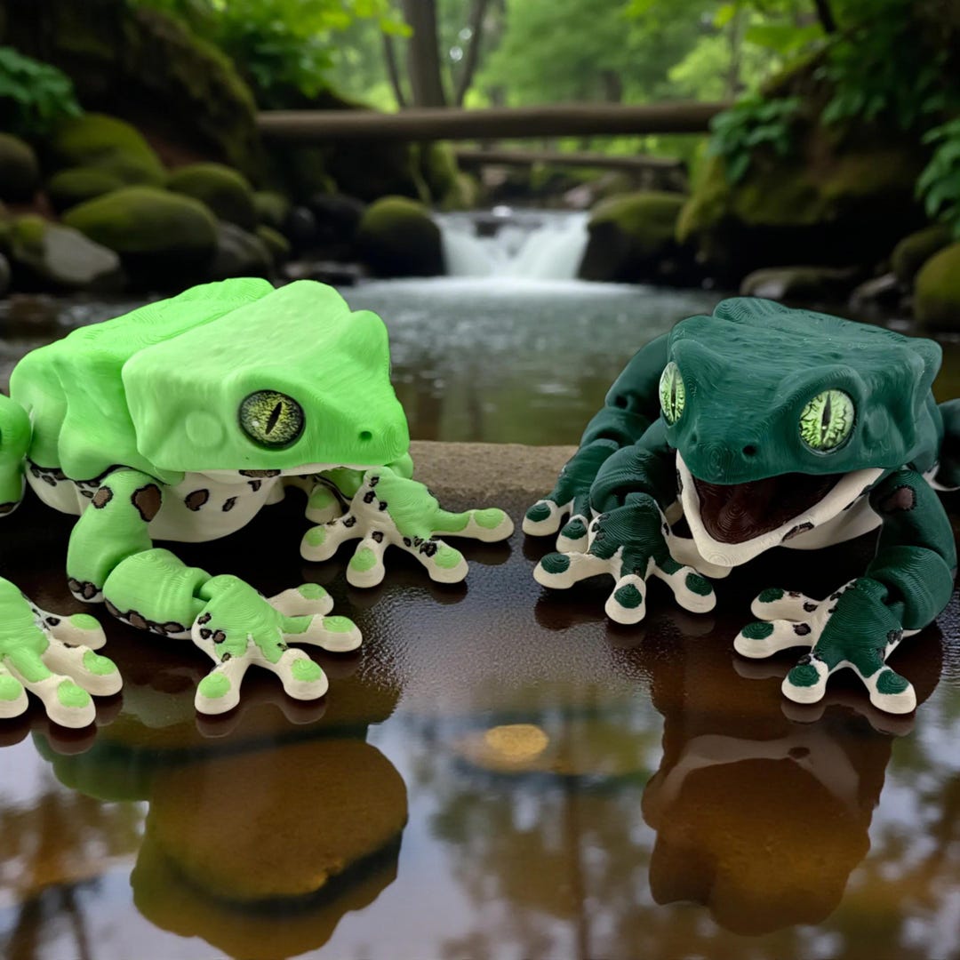 3D Printed Waxy Monkey Tree Frog - Realistic Amphibian Model With Glass ...