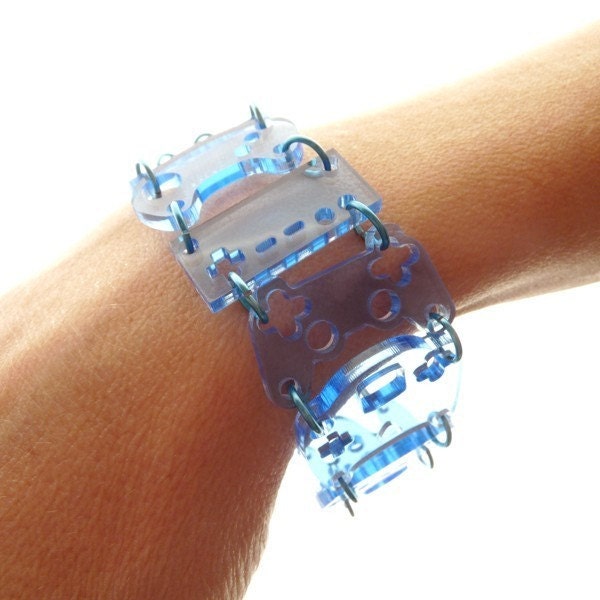 Controller bracelet - blue tint with blue rings