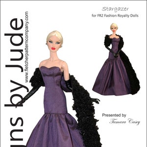 Peut inclure: Un patron de couture pour une robe violette avec un châle à plumes noires. Le patron est pour les poupées FR2 Fashion Royalty. Le patron est intitulé "Stargazer" et est présenté par Tamara Casey.