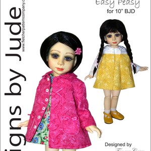 以下が含まれることがあります： 10インチのドール用のピンクとイエローのドレスの縫製パターンです。パターンは「Easy Peasy」と呼ばれ、Tamara Caseyによってデザインされています。パターンは12.95ドルで購入できます。