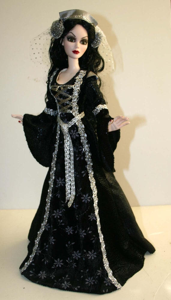 Medieval Gown Pattern for 18.25