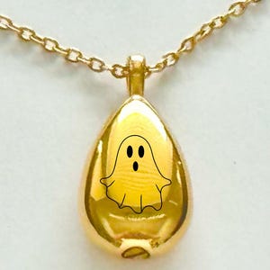 Shiny Ghost Necklace, Adorable Spooky Season Jewelry, Halloween-themed Necklace, Fall & Autumn Style, Minimalist Jewelry, Halloween Gift