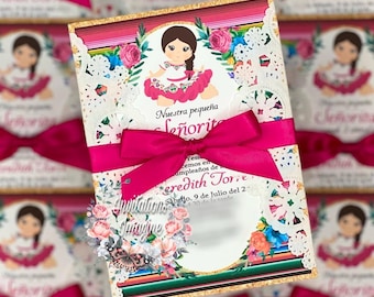 Invitación de bautizo con tapete blanco. Sobres blancos incluidos.