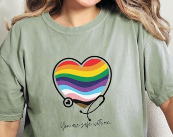 Maglietta "Sei al sicuro con me", maglietta "Orgoglio infermieristico", maglietta di supporto LGBTQ, maglietta da dottore, regalo per infermiere, maglietta sulla diversità medica, maglietta Love Wins per infermieri registrati