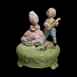Vintage Josef Originals Figurine Courting Couple Musical  Moonlight Sonata Music Box