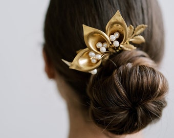 Calla Lily Bridal Gold Hair Piece, Comb, Flower Wedding Head piece, Boho Wedding Hair Accessory, Hair Clip, Floral Head Piece