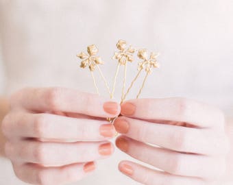 Little Blossom Hair Pins, Gold Flower hair pins, hair sticks, hair piece, Bridal Hair Pins, Wedding Hair Pins, pins, Bridal Hair Accessories