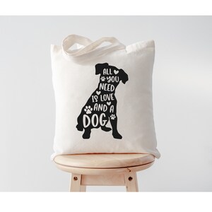 Todo lo que necesita es amor y una bolsa de mano para perros, una bolsa de guardería para perros, un regalo para amantes de los perros, una bolsa para viajes, un regalo para mamás para perros, una bolsa de suministros para mascotas, una bolsa de lona de algodón