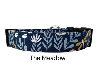 Obroża dla psa Meadow Floral / Niebieski i żółty wzór kwiatowy / Kolekcja wiosenna / Prezent dla miłośników psów