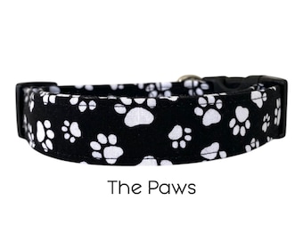 The Dog Paws Dog Collar / Black and White Collar / Gift for Dog Lovers