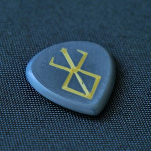 Opus Magnus Onyx VALKORE™ - Gilded Berserker Handmade Guitar Pick