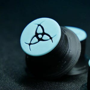 Opus Top Hat Guitar Knobs - Sky Blue and Black Odin&#39;s Horns