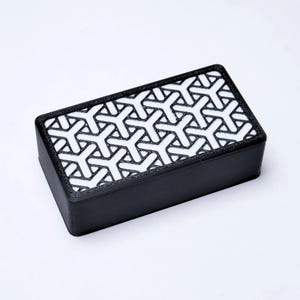 Anpassade Humbucker-pickupskydd (inga hål) Set om 2 - Svart & Vit