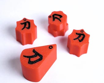 Custom Boss katana-knoppen: rood gecanneleerd (volledige sets voor 50, 100, artiesten)