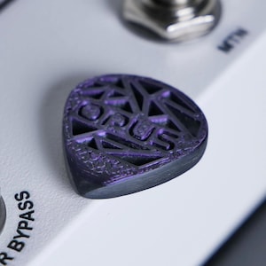 Opus Baldur Onyx VALKORE™ - Amethyst Series Handmade Guitar Pick