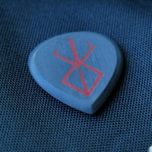 Opus Magnus Onyx VALKORE™ - Bloodborne Berserker Handmade Guitar Pick