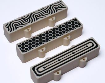 Juego de 2 cubiertas de pastillas personalizadas para Jazz Bass de 4 cuerdas (sin agujeros) - Crema y negro
