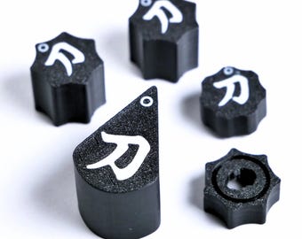 Custom Boss katana-knoppen: zwart gecanneleerd (volledige sets voor 50, 100, artiesten)