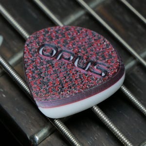 Opus Killik VALKORE™ - Magma Handmade Guitar Pick