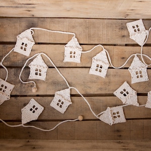 Christmas Garland, White Xmas. Eco Friendly Ornaments. Xmas Decorations Natural Garland