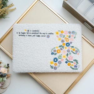 Embroidered Flower Bear for MacBook Case, Handmade Linen Laptop Cover Macbook Neo13Case pro13 14 16 air13 air15 Computer case M1 M2 M3 M4 M5