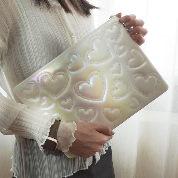 Embroidered Heart Color-changing leather for MacBook Case Air/Pro Macbook Neo 13 Case pro 13 14 16 air 13 air15 Computer case M1 M2 M3 M4 M5