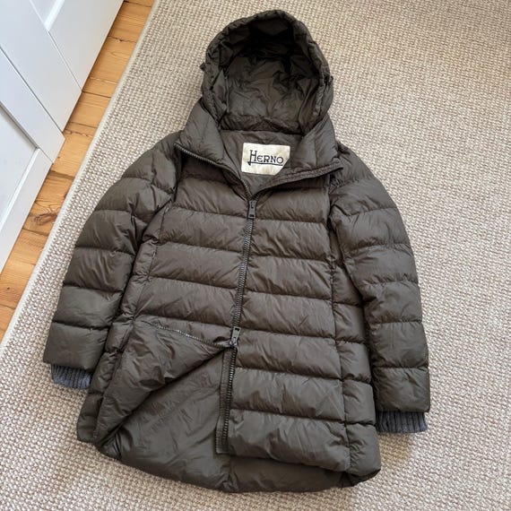 Herno, Herno Vintage Women’s Green Quilted Down Hooded Polar Tech Puffer Jacket Size 42