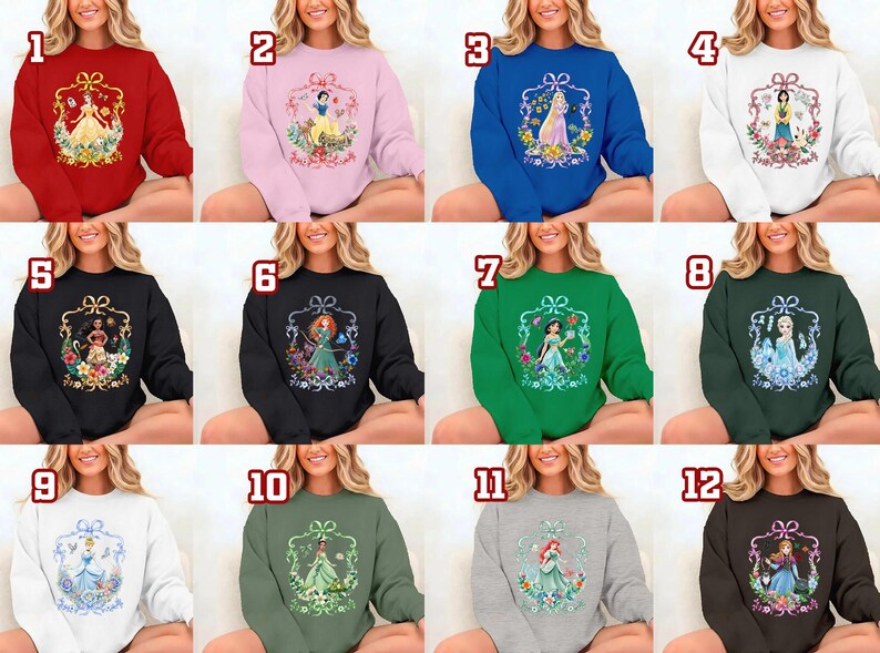Puede incluir: Una colecci&oacute;n de sudaderas en varios colores, cada una con un dise&ntilde;o de princesa diferente. Los dise&ntilde;os est&aacute;n enmarcados por elementos florales y decorativos. Las sudaderas son rojas, rosas, azules, blancas, negras, verdes, grises y marrones.