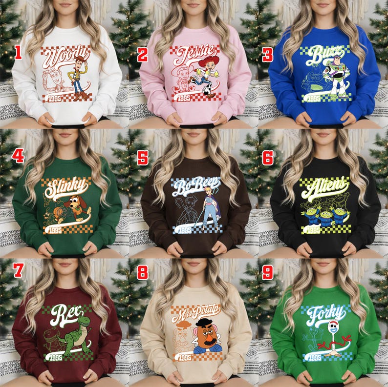 Pode incluir: Nove camisolas de gola redonda com personagens de um filme de anima&ccedil;&atilde;o popular. As camisolas s&atilde;o em v&aacute;rias cores, incluindo branco, rosa, azul, verde, castanho, preto e bord&ocirc;. Cada camisola tem um gr&aacute;fico de personagem e o ano "1995" impresso.