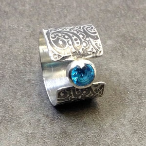 London Blue Topaz sterling silver ring with paisley pattern impression textured band image 2