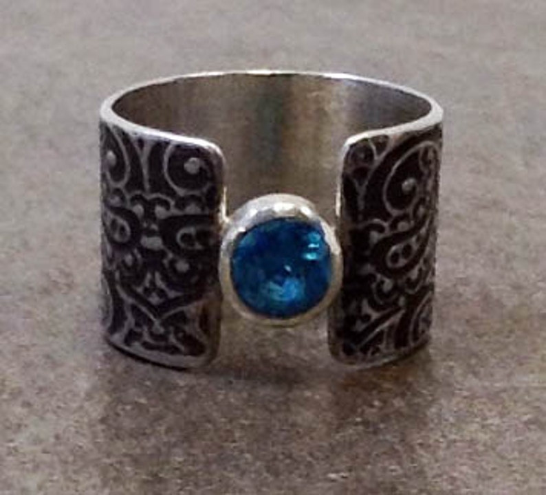 London Blue Topaz sterling silver ring with paisley pattern impression textured band image 5