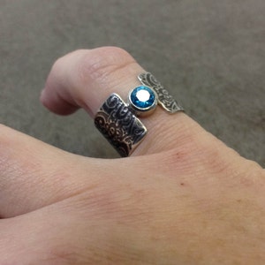London Blue Topaz sterling silver ring with paisley pattern impression textured band image 3