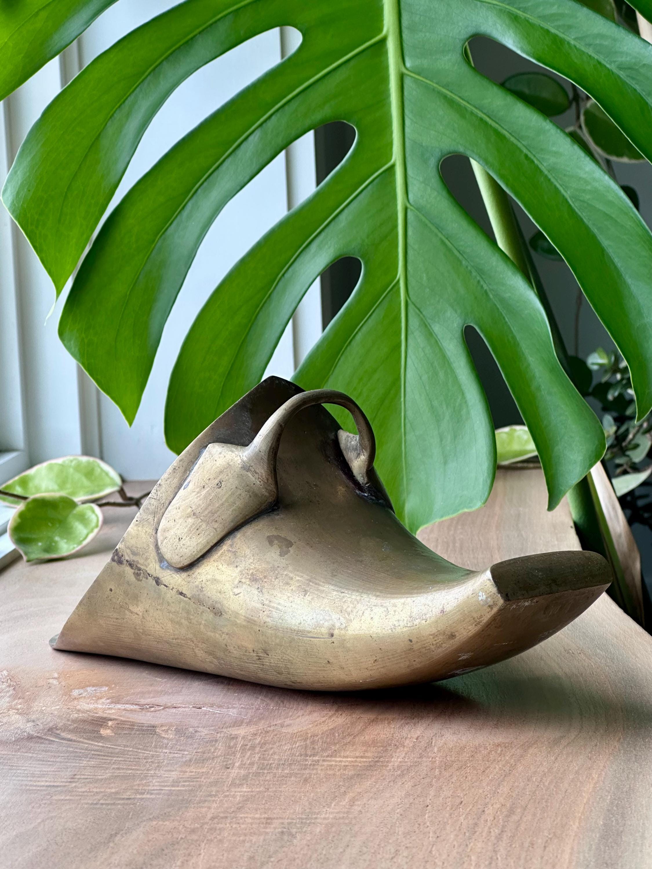 Étrier Conquistador Antique en Laiton : Décor équestre d