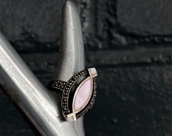 Vintage Sterling Silver & Mother of Pearl Ring - Size 5.25