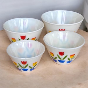 FIRE King Red and Black Modern Tulip Nesting Bowl Splash