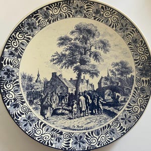 Large Delft Blue Wall Plate – “De Herfst” – 35 cm Vintage Dutch Plate – Made in Netherlands – Autumn Village Scene