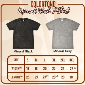Puede incluir: Camiseta de lavado mineral en colores negro y gris. La tabla de tallas muestra las medidas de ancho y largo en pulgadas para las tallas S, M, L, XL, 2XL y 3XL.