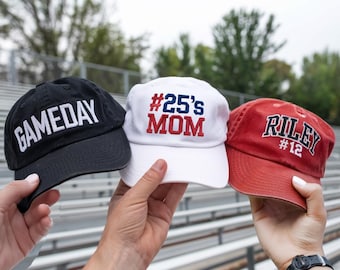 刺繍入りカスタムゲームデーハット、パーソナライズされたフットボールナンバーキャップ、ファンクラブ名入りハット、カスタムチーム名入りハット、フットボールママキャップ、カスタムカラー