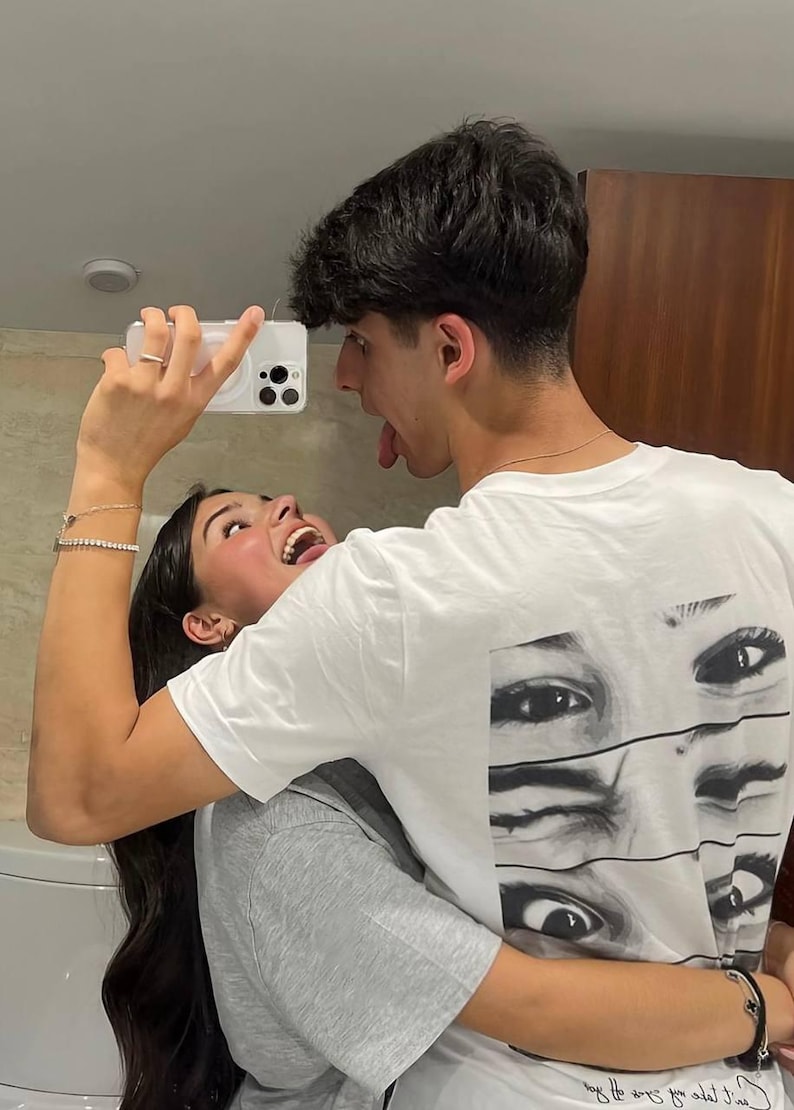 Camiseta personalizada "The Look Of Love", camiseta "Love Eye", camiseta "Ojos de tendencia", regalo de San Valentín para pareja, regalo de aniversario para novia. imagen 3