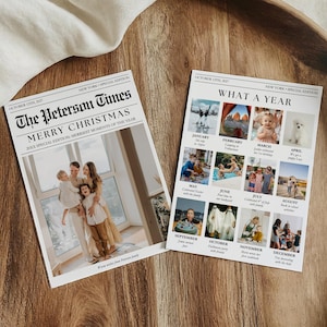 Puede incluir: Dos impresiones estilo peri&oacute;dico en una bandeja de madera. Una dice "The Peterson Times" con "Merry Christmas" y una foto familiar. La otra dice "What a Year" con fotos para cada mes. Un &aacute;lbum de fotos familiar.