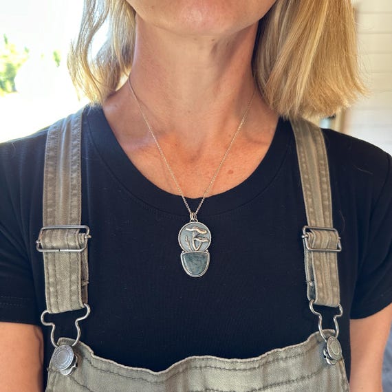 Collana con agata muschiata a forma di fungo, in argento
