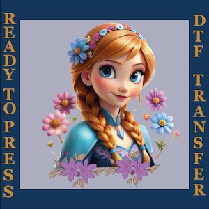 Può includere: Un'illustrazione digitale di una ragazza giovane con lunghi capelli rossi intrecciati che indossa un vestito blu e viola con una corona di fiori. Lo sfondo è viola chiaro con fiori rosa e blu.