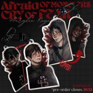 Könnte beinhalten: Acryl-Schlüsselanhänger mit Illustrationen von Charakteren mit Horrorthema. Die Schlüsselanhänger sind transparent mit detaillierten Kunstwerken, darunter eine Figur mit vernarbtem Gesicht. Der Text "Afraid of Monsters" und "Cry of Fear" ist sichtbar.
