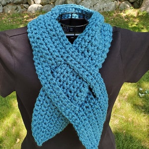CROCHET PATTERN Conway Scarf / Keyhole Scarf / Double Keyhole / PDF Download image 1